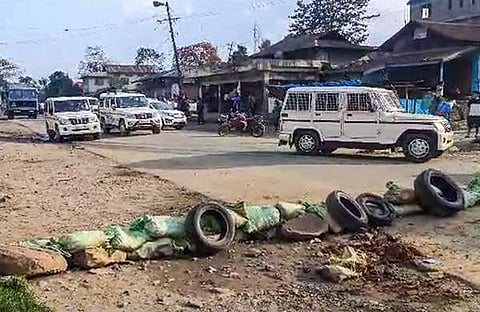 പൊലീസും സൈന്യവും റോന്തുചുറ്റുന്നു/ പിടിഐ