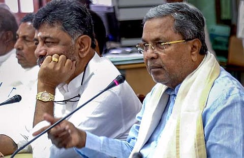 സിദ്ധരാമയ്യ, സമീപം ഉപമുഖ്യമന്ത്രി ഡികെ ശിവകുമാർ/ പിടിഐ