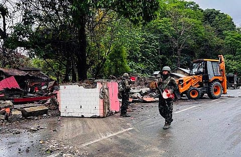 സംഘർഷത്തിൽ തകർത്ത വീടുകൾ/ പിടിഐ