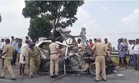 അപകടസ്ഥലത്ത് നിന്നുള്ള ചിത്രം