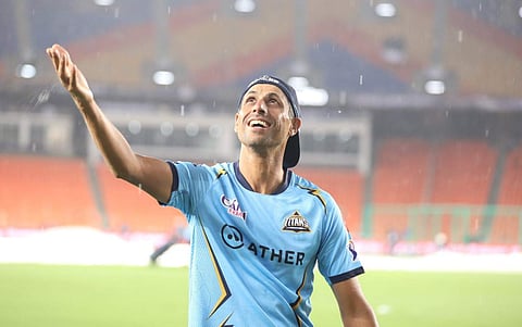 ഗുജറാത്ത് മുഖ്യ പരിശീലകൻ നെഹ്റ നരേന്ദ്ര മോദി സ്റ്റേഡിയത്തിൽ/ ട്വിറ്റർ