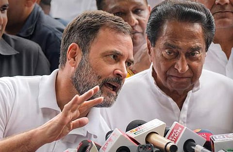 രാഹുൽ ഗാന്ധി സംസാരിക്കുന്നു, സമീപം കമൽനാഥ്/ പിടിഐ