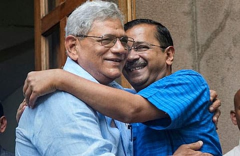 യെച്ചൂരിയും കെജരിവാളും/ പിടിഐ