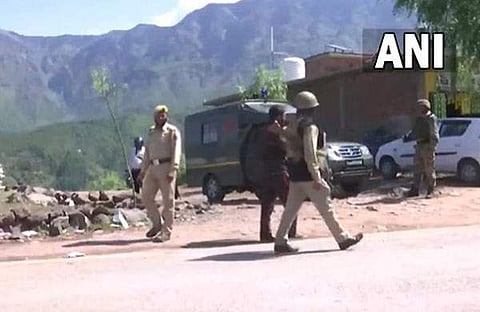 സൈന്യം തിരച്ചില് നടത്തുന്നു/ എഎന്ഐ