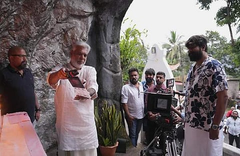 ആന്റണി ചിത്രീകരണത്തിനിടെ/ ചിത്രം ഫെയ്സ്ബുക്ക്