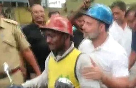 രാഹുൽ ഗാന്ധി സ്കൂട്ടറിൽ/ ചിത്രം ട്വിറ്റർ വിഡിയോ സ്ക്രീൻഷോട്ട്