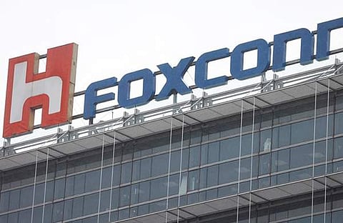 ഫോക്സ്കോൺ/ ട്വിറ്റർ