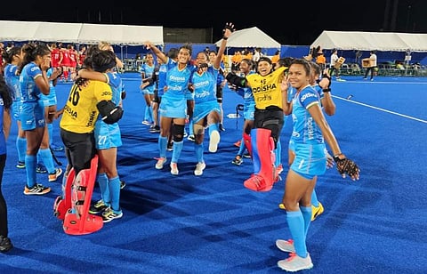 കിരീട നേട്ടം ആഘോഷിക്കുന്ന ഇന്ത്യൻ ടീം/ ട്വിറ്റർ