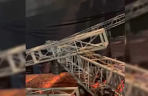 സ്റ്റേജിലേക്ക് വീണ ഇരുമ്പ് തൂൺ/ വിഡിയോ സ്ക്രീൻഷോട്ട്