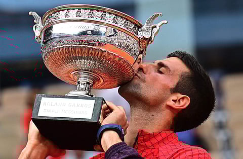 ഫ്രഞ്ച് ഓപ്പൺ കിരീടവുമായി ജോക്കോവിച്/ എഎഫ്പി