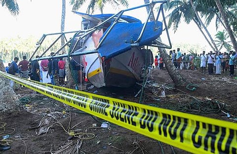 അപകടത്തിൽ തകർന്ന ബോട്ട്/ പിടിഐ