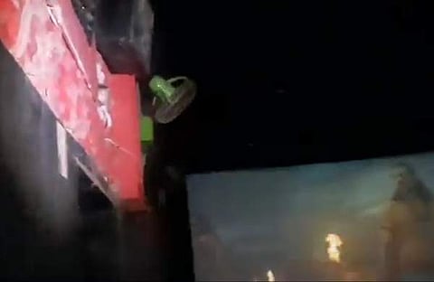 ആദിപുരുഷ് കാണാനെത്തിയ കുരങ്ങന്റെ വീഡിയോ ദൃശ്യം