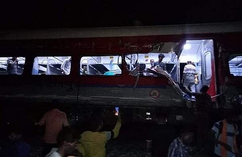 ഒഡീഷയിലുണ്ടായ ട്രെയിനുകള് കൂട്ടിയിടിച്ച് തകര്ന്ന ബോഗി/ എഎന്ഐ