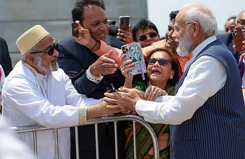 അമേരിക്കയിലെത്തിയ പ്രധാനമന്ത്രിയെ ഇന്ത്യന് സമൂഹം സ്വീകരിക്കുന്നു, പിടിഐ