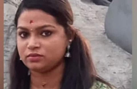 മരിച്ച നിലയില് കണ്ടെത്തിയ വിദ്യ