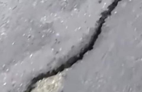 പാലക്കാട്- തൃശൂര് ദേശീയപാതയില് വിള്ളല് രൂപപ്പെട്ട നിലയില്, സ്ക്രീന്ഷോട്ട്