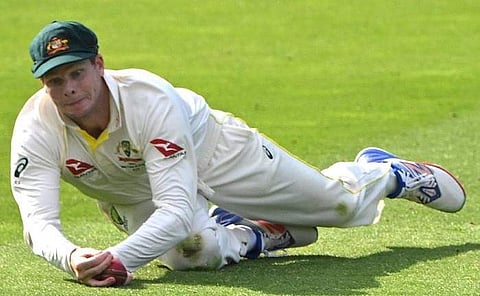 ക്യാച്ച് എടുക്കുന്ന സ്മിത്ത്/ ട്വിറ്റർ