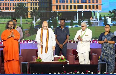 കൊല്ലം അമൃതപുരിയിലും കൊച്ചിയിലും ആരംഭിക്കുന്ന അമൃതയുടെ റിസർച്ച് സെന്ററുകളുടെ പ്രഖ്യാപനം, അമിത് ഷാ ട്വിറ്ററിൽ പങ്കുവെച്ച ചിത്രം