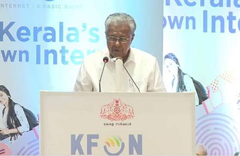 കെ ഫോണ് പദ്ധതിയുടെ ഉദ്ഘാടനം മുഖ്യമന്ത്രി നിര്വഹിക്കുന്നു