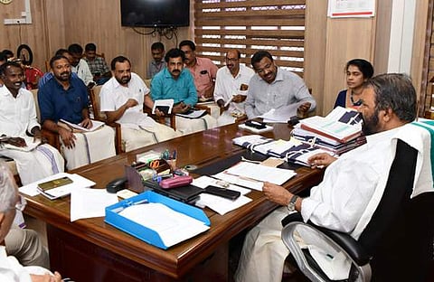 മന്ത്രി ശിവന്കുട്ടിയുടെ അധ്യക്ഷതയില് ചേര്ന്ന അധ്യാപക സംഘടനകളുടെ യോഗം