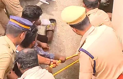 പുലിമുട്ടിനിടയില് കുടുങ്ങിയ മൃതദേഹം പുറത്തെടുക്കാനുള്ള ശ്രമം, സ്ക്രീന്ഷോട്ട്