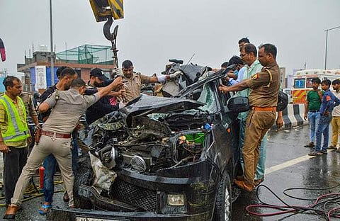 അപകടത്തില് തകര്ന്ന എസ് യുവി/ പിടിഐ