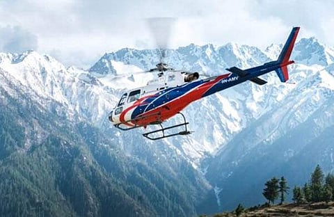 തകര്ന്നുവീണ ഹെലികോപ്റ്റര്/ ട്വിറ്റര്