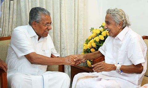 മുഖ്യമന്ത്രി പിണറായി വിജയൻ, ഉമ്മൻ ചാണ്ടി/ ഫെയ്സ്ബുക്ക്