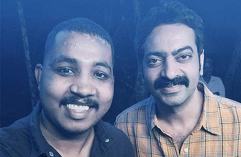 മഹേഷ് കുഞ്ഞുമോൻ സൈജു കുറുപ്പിനൊപ്പം/ ഫെയ്സ്ബുക്ക്