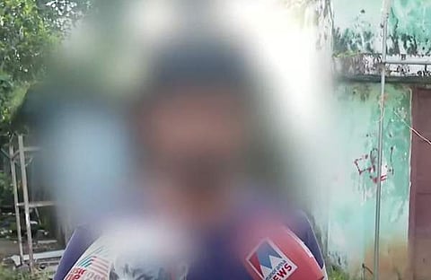 ആലുവയില് കൊല്ലപ്പെട്ട അഞ്ചു വയസ്സുകാരിയുടെ പിതാവ്/ ടിവി ദൃശ്യം