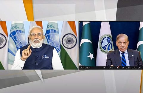 എസ്സിഒ ഉച്ചകോടിയെ നരേന്ദ്രമോദി അഭിസംബോധന ചെയ്യുമ്പോള്, യോഗത്തില് പങ്കെടുക്കുന്ന പാകിസ്ഥാന് പ്രധാനമന്ത്രി, പിടിഐ