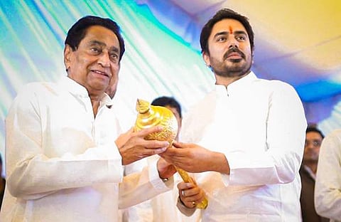 വിക്രം മസ്തല് കമല്നാഥിനൊപ്പം