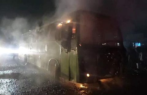 തിപിടിച്ച ടിആര്സിടിസി ബസ്/ ട്വിറ്റര്