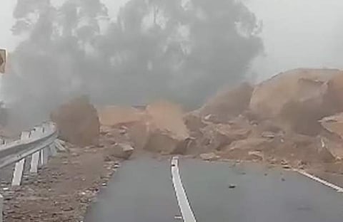 മൂന്നാര് ഗ്യാപ് റോഡില് മണ്ണിടിഞ്ഞ് വീണപ്പോള്, സ്ക്രീന്ഷോട്ട്