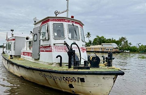 അടിയന്തര സാഹചര്യം നേരിടാന് വാട്ടര് ആംബുലന്സ്