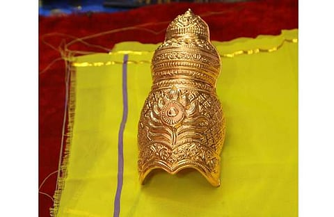 ഗുരുവായൂര് ക്ഷേത്രത്തില് സമര്പ്പിച്ച സ്വര്ണ കിരീടത്തിന്റെ ദൃശ്യം