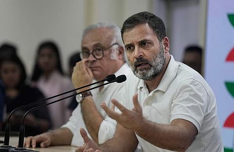 രാഹുല് ഗാന്ധി എഐസിസി ആസ്ഥാനത്ത് മാധ്യമങ്ങളെ കണ്ടപ്പോള്, പിടിഐ