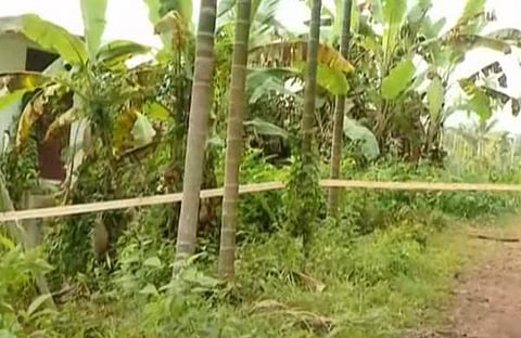 കാലുകള് കണ്ടെത്തിയ സ്ഥലം പൊലീസ് സീല് ചെയ്തിരിക്കുന്നു/ ടിവി ദൃശ്യം