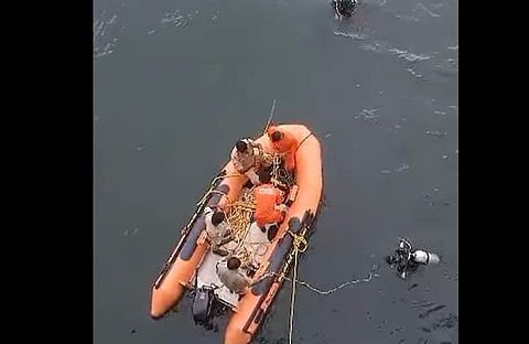 മൂവാറ്റുപുഴയാറ്റില് നടത്തിയ തെരച്ചിലിന്റെ ദൃശ്യം