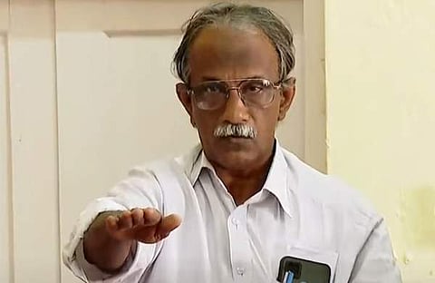 പഞ്ചായത്ത് പ്രസിഡന്റായി തോമസ് മാളിയേക്കല് സത്യപ്രതിജ്ഞ ചെയ്യുന്നു/  ടെലിവിഷന് ചിത്രം