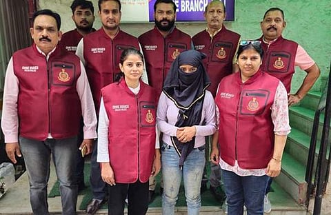 അറസ്റ്റിലായ പ്രതി/ പൊലീസ് സാമൂഹികമാധ്യമത്തില് പങ്കുവച്ച ചിത്രം