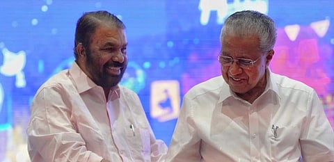 മുഖ്യമന്ത്രി പിണറായി വിജയനൊപ്പം വിദ്യാഭ്യാസമന്ത്രി വി ശിവന്കുട്ടി