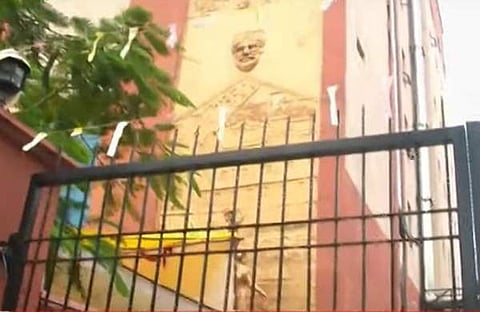 പൊലീസ് അടച്ചുപൂട്ടിയ സുര്ജിത് ഭവന്/ ടെലിവിഷന് ചിത്രം