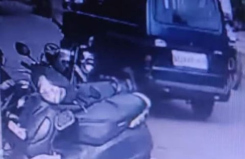 സിസിടിവിയില് പതിഞ്ഞ കാറിന്റെ ദൃശ്യം