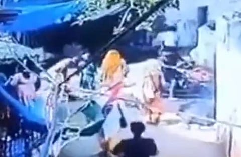 കുട്ടിയെ പ്രതി നിലത്തടിച്ച് കൊല്ലുന്ന ദൃശ്യം, ട്വിറ്റര്