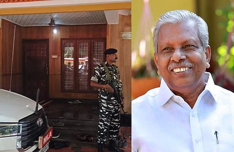 എ സി മൊയ്തീന്റെ വീട്ടിൽ ഇഡി റെയ്ഡ് നടന്നപ്പോൾ/ എക്സ്പ്രസ് ചിത്രം