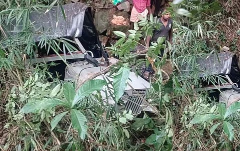 അപകടത്തില്പ്പെട്ട ജീപ്പ്