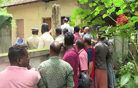 കൊലപാതകം നടന്ന വീടിന്റെ ദൃശ്യം