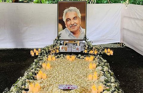 ഉമ്മന് ചാണ്ടി അന്ത്യവിശ്രമം കൊള്ളുന്ന സ്ഥലം, ഫെയ്സ്ബുക്ക്