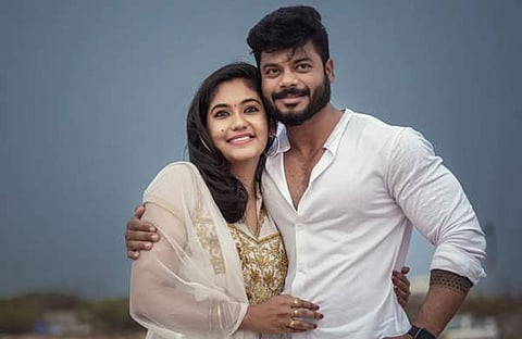 അരവിന്ദ് ശേഖർ, ശ്രുതി ഷൺമുഖപ്രിയ